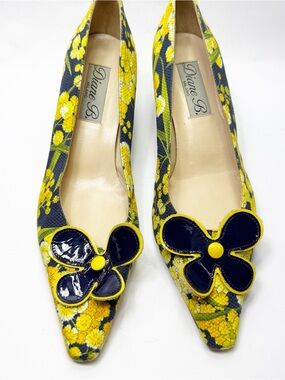 Diane B. Milano Yellow Floral Pointed Toe Pumps with Navy Flower Accent